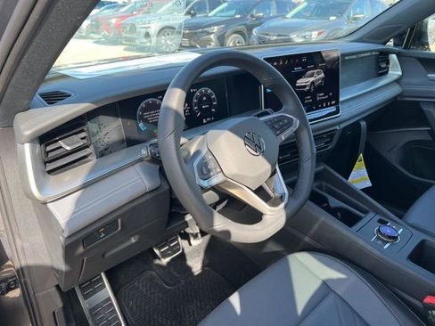 New 2026 Volkswagen Tiguan SE R-Line AWD/4WD image 12