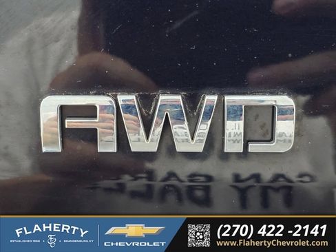 Used 2021 Chevrolet Trax LT w/ LT Convenience Package AWD/4WD image 18