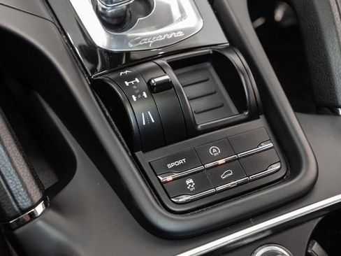 Used 2012 Porsche Cayenne image 19