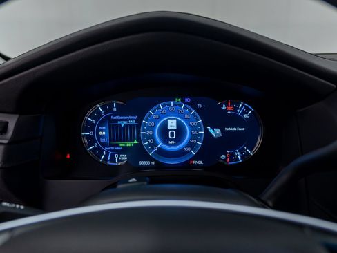 Used 2019 Cadillac Escalade Luxury AWD/4WD image 23