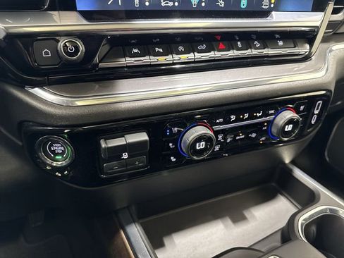 Used 2023 Chevrolet Silverado 1500 High Country w/ Technology Package AWD/4WD image 21