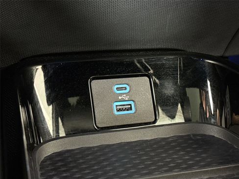 Used 2021 Ford Mustang Mach-E GT image 29