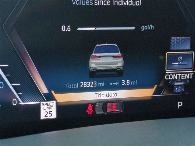 Used 2024 BMW X7 xDrive40i w/ Parking Assistance Package AWD/4WD image 11