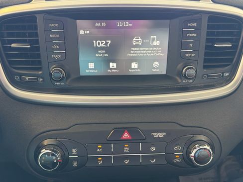 Used 2020 Kia Sorento LX FWD image 43