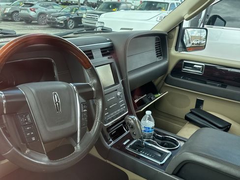 Used 2015 Lincoln Navigator L 4WD w/ Equipment Group 101A Reserve image 5