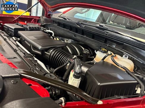 Used 2024 GMC Yukon SLT image 8