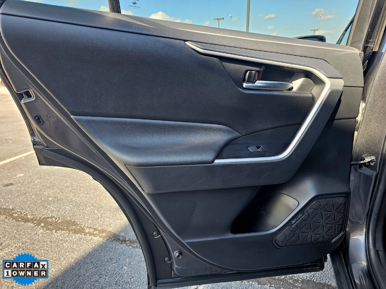 Used 2025 Toyota RAV4 XLE AWD/4WD image 29