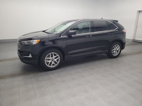 Used 2023 Ford Edge SEL image 2