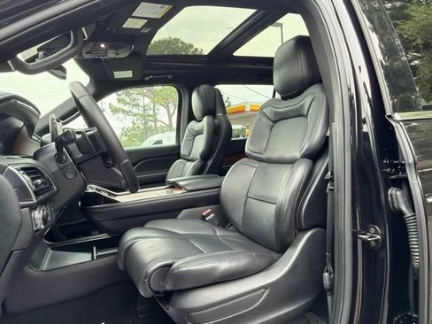 Used 2020 Lincoln Navigator Reserve AWD/4WD image 15