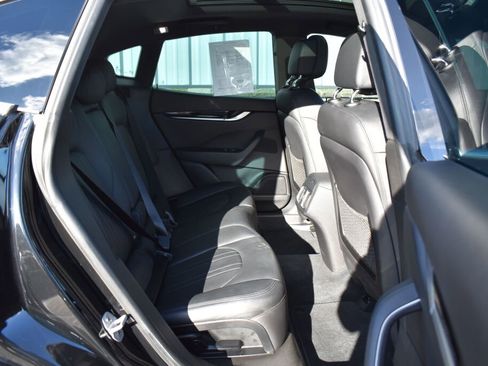 Used 2020 Maserati Levante image 23