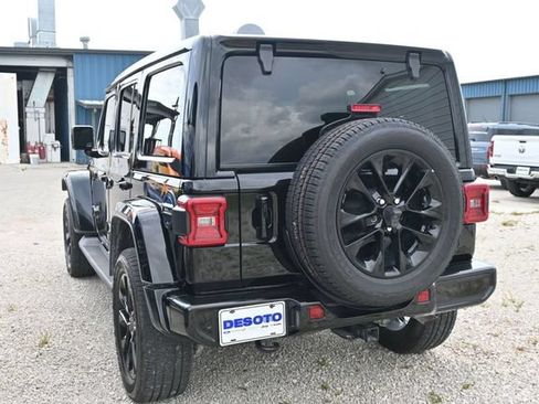 Used 2021 Jeep Wrangler Unlimited Sahara AWD/4WD image 17