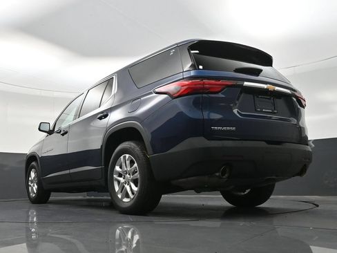 Used 2022 Chevrolet Traverse LS FWD image 25