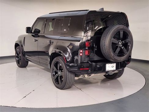 Used 2024 Land Rover Defender 110 X-Dynamic SE image 6