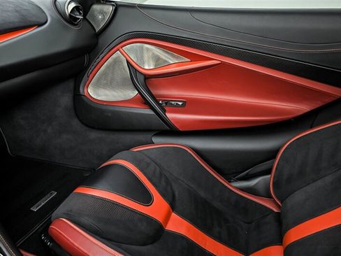Used 2018 McLaren 720S RWD image 33