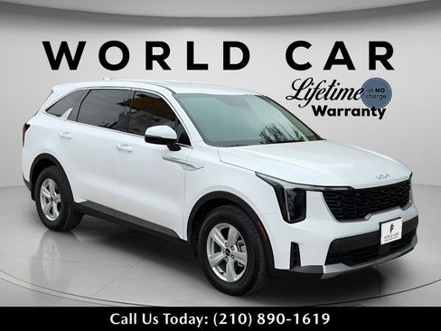 Used 2025 Kia Sorento LX FWD image 1