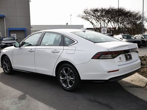 Used 2023 Honda Accord EX image 4