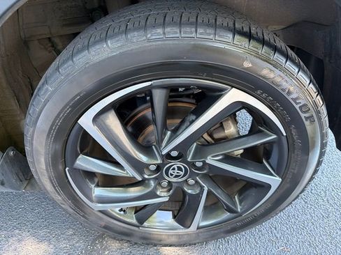 Used 2020 Toyota C-HR Limited FWD image 19