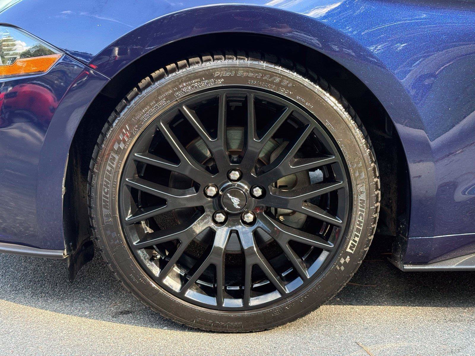 Used 2018 Ford Mustang Coupe RWD image 13