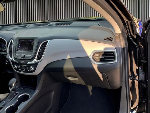 Used 2023 Chevrolet Equinox LT image 36