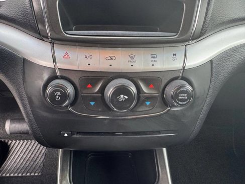 Used 2016 Dodge Journey SE w/ Flexible Seating Group image 23