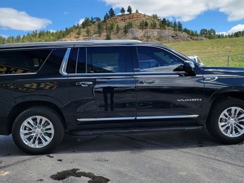 Used 2023 GMC Yukon XL SLT AWD/4WD image 5