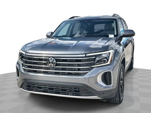 Used 2025 Volkswagen Atlas SE FWD image 1