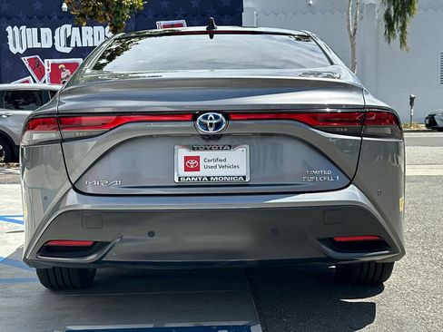 Used 2021 Toyota Mirai RWD image 5
