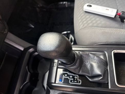 Used 2022 Toyota Tacoma SR image 18