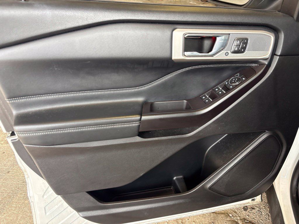 Used 2020 Ford Explorer Limited AWD/4WD image 13