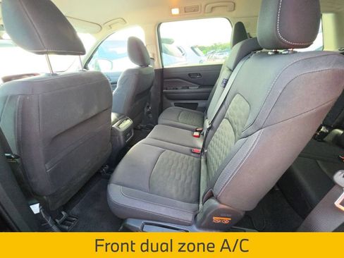 Used 2025 Nissan Pathfinder SV FWD image 9