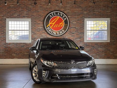Used 2018 Kia Optima S image 1
