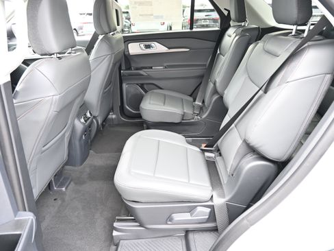 New 2026 Ford Explorer Active w/ Active Comfort Package RWD image 36