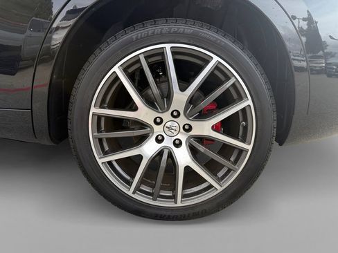 Used 2021 Maserati Levante image 37
