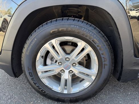 Used 2024 GMC Terrain SLE image 28