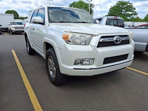 Used 2012 Toyota 4Runner SR5 w/ Convenience Pkg AWD/4WD image 2