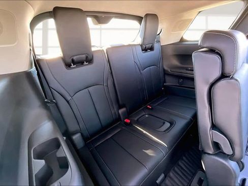 Used 2025 INFINITI QX60 Luxe w/ Vision Package image 28