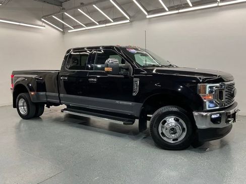 Used 2022 Ford F350 Lariat w/ Lariat Ultimate Package AWD/4WD image 2