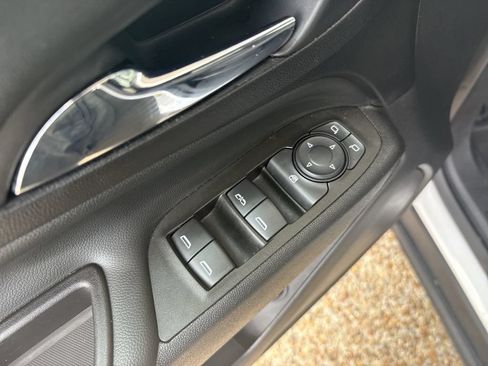 Certified 2021 Chevrolet Equinox LT FWD image 22