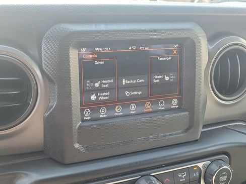 Used 2022 Jeep Wrangler Unlimited Sport AWD/4WD image 9