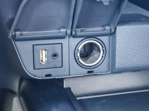 Used 2018 Toyota Camry SE FWD image 21