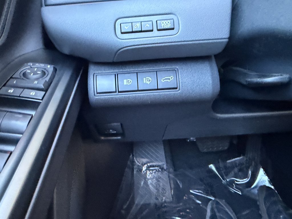 Used 2026 Toyota bZ FWD image 28