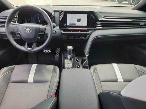 Used 2026 Toyota Camry SE FWD image 13