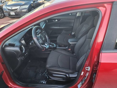 Used 2019 Kia Forte S w/ S Premium Package FWD image 8