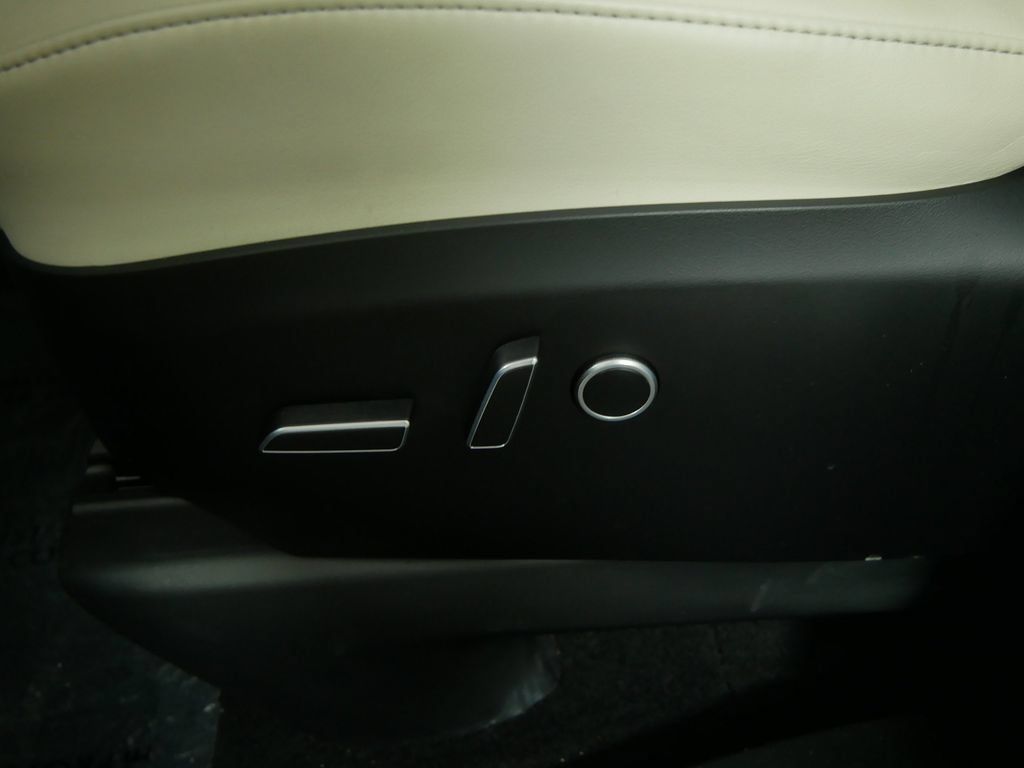 Used 2023 Tesla Model X AWD/4WD image 15