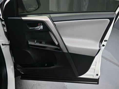 Used 2018 Toyota RAV4 Limited image 42