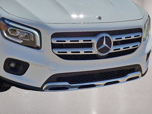 Used 2022 Mercedes-Benz GLB 250 4MATIC w/ Premium Package Lite image 9