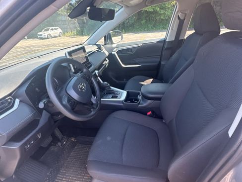 Used 2024 Toyota RAV4 LE AWD/4WD image 6