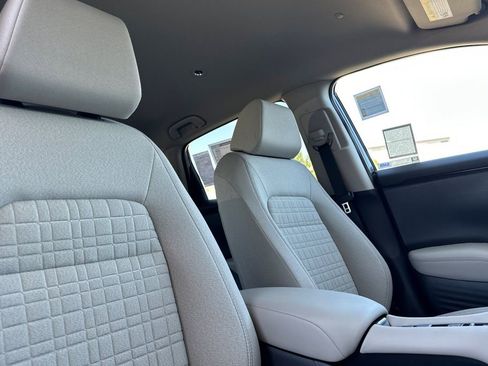 New 2026 Honda HR-V LX image 18