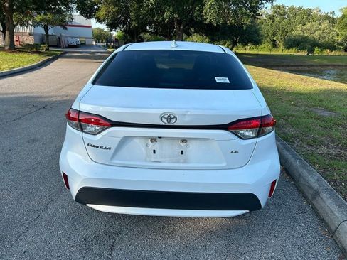 Used 2020 Toyota Corolla LE FWD image 4