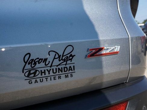 Used 2025 Chevrolet Traverse Z71 w/ LPO, Floor Liner Package image 7